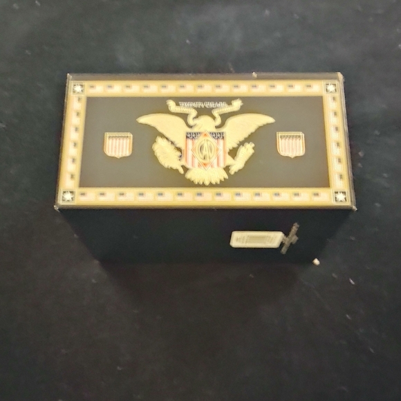 CAO America Monument empty cigar box - Picture 4 of 5